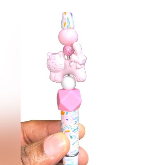 Custom Handmade Pink Cat with pen & flowers - Picture 3 of 3